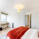 Boho Chic 2Bed Apt-Marina Views Near River Thames